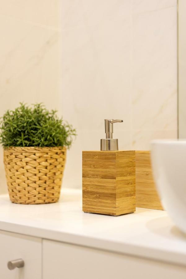 Wood Premium Downtown Apartment By Da'Home بورتو المظهر الخارجي الصورة